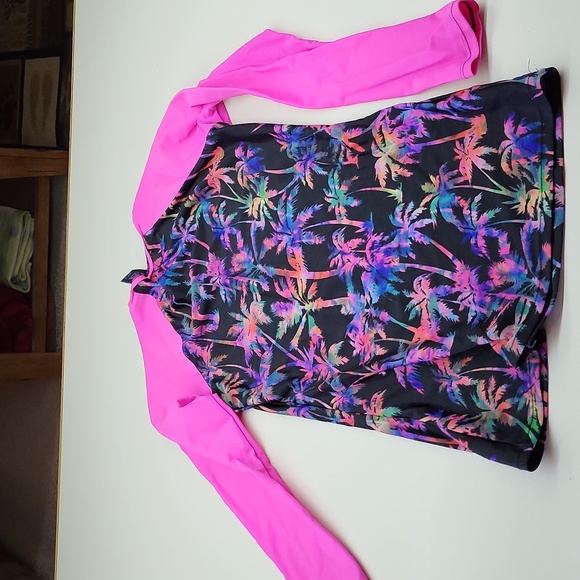 Nalu Tribe Rash Guard/Coverup - Picture 4 of 4